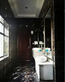 Golden Unicorn Hotel - Image 4