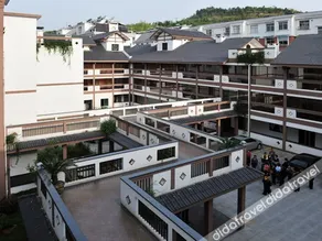 Longquan Nanguo Garden Hotel - Image 3
