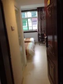 Taining Ping an Express Hotel - Image 4