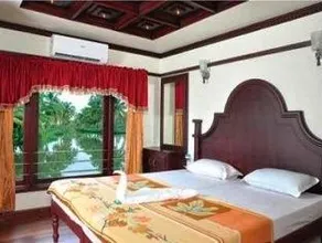 Sreekrishna Houseboat C/o Sreekrishna ayurveda Panchakarma Centre                                - Image 4