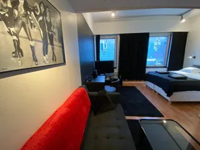 Rock Hotel - Image 4