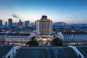 Longhua Hotel - Image 4
