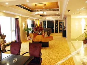 Qingdu International Hotel - Image 4
