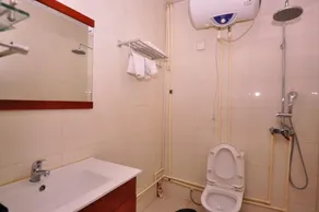 YANDONG BUSINESS HOTEL YINGBIN BRANCH - Image 4