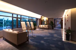 Cheerer Lake Hotel - Image 3