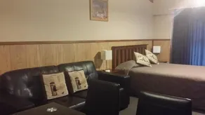 Fairy Springs Motel - Image 4