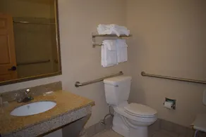 Wingate By Wyndham Youngstown - Image 4