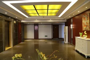 Shining Star Holiday Hotel - Image 2