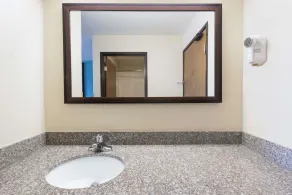Super 8 by Wyndham Hanover - Salle de bain