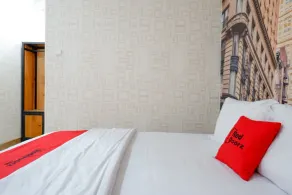 RedDoorz Syariah near Universitas Negeri Gorontalo 2 - Zimmer