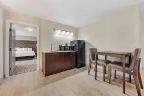 Best Western Plus Grand Manor Inn - Chambre