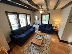 Cozy 3BR Beach House by the Sea - Vue de la chambre