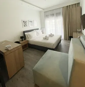 Eantos Studios and Suites - Zimmer