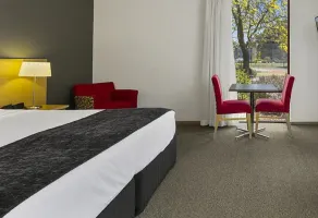 Quality Inn & Suites Traralgon - Room