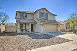 Avondale Oasis w/ Pool: 5 Mi to State Farm Stadium - Innvendig