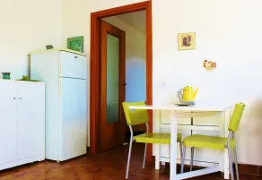 J HomeHolidays - In-room dining