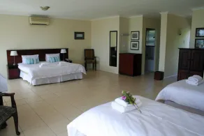 Chapman Hotel and Conference Centre - Room