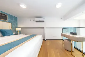 Huaqiang North Executive Apartment - Pokój