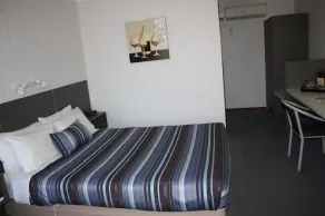 Raglan Motor Inn - Room