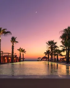 Bebatroun Beach Hotel - Piscina