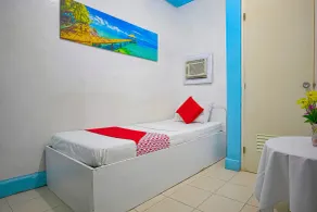 RedDoorz at La Maria Pension And Tourist Inn - Zimmer