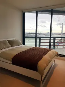 Melbourne Docklands Luxury Seaview Apartment - Chambre
