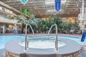 Ramada by Wyndham State College Hotel & Conference Center - Piscine