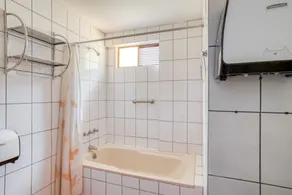 Selina Huaraz - Bathroom