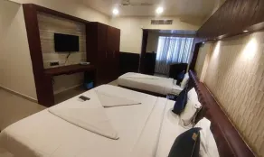 Fabhotel Adya Classic - Quarto