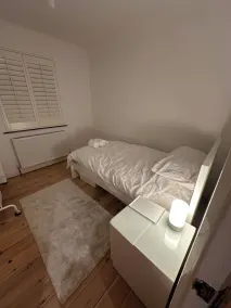 Stylish Happiness Home - Surrey - Chambre