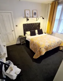 The Alb - Room