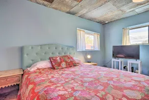 Unique Santa Cruz Studio ~ 25 Mi to Santa Fe - Intérieur
