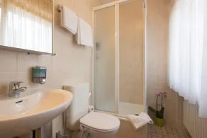 Garni-Hotel Bonnem-Inn - Baño