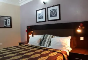 The Grill House & Suites Asokoro Abuja - Room