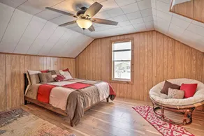 Rural Oswego Cottage on 50-Acre Orchard & Farm! - Interior