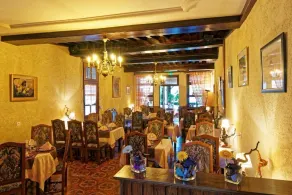 Hôtel Logis de France des Trois Maures Couches - Restaurant