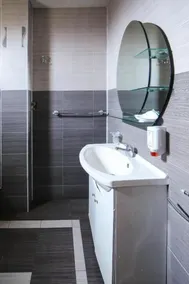 Sharkov Family Hotel - Bathroom