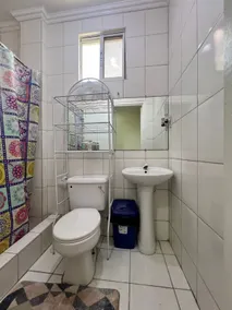 Emerald Apartments INC - Bathroom