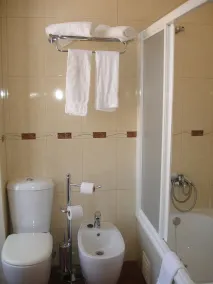 Grande Pensão Residencial Alcobia - Salle de bain