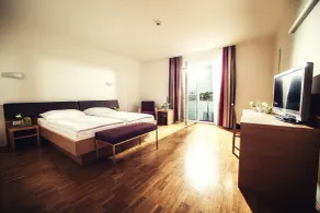 Double room, shower, toilet, ground floor - Camera
