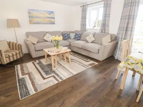 Ocean Breeze - Living area
