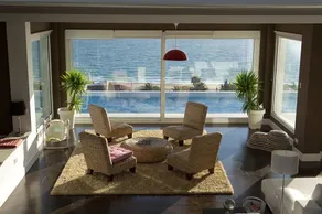 LUJOSA VILLA PISCINA 25 METROS SUIT 60m2 SPA SAUNA - Coin salon dans le hall