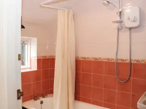 Tuc - Tin - Bathroom