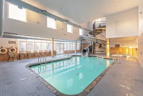Home Inn & Suites Yorkton - Piscine