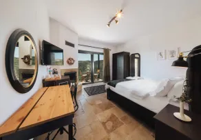 Serotonin Premium Collection - Room