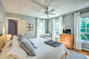 Walk to Lake & Downtown: Hot Tub and Game Room - Interiør