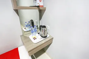 Super OYO Capital O 90056 Wisma Kebon Kacang 9 - Værelse