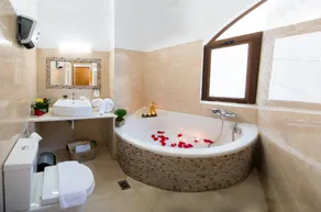 Emerald Dream House - Bathroom