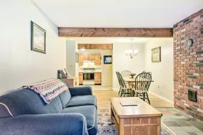 1 Mi to Attitash Mountain: Condo w/ Resort Perks - Interiör