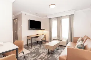 Sandman Signature Toronto Airport Hotel - Chambre